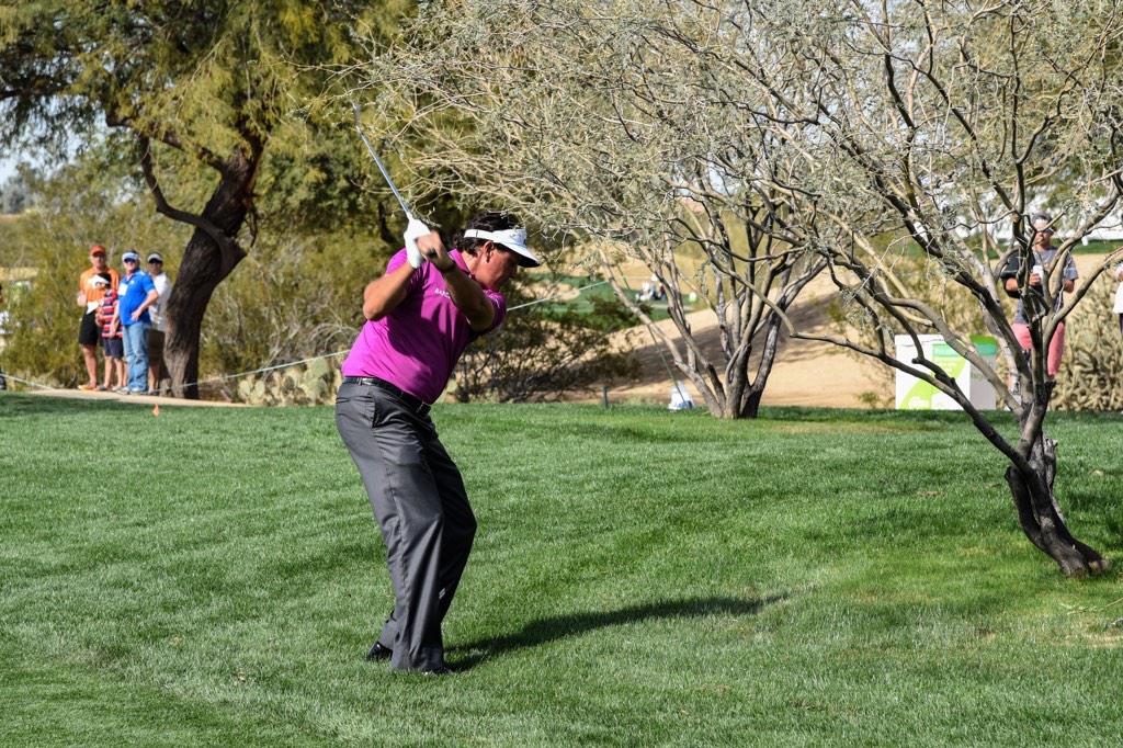 CallawayGolf's tweet image. &quot;I don&apos;t know how you guys play righty. It&apos;s so much easier left handed.&quot;

Phil having fun w/ his Pro-Am group today: