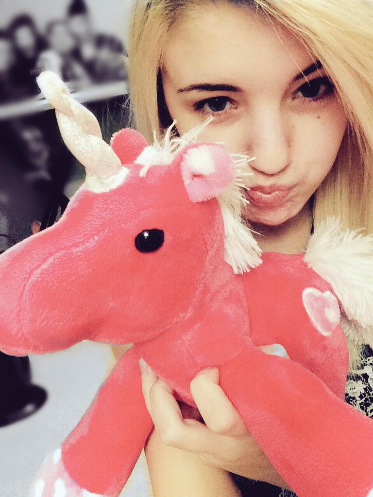 TheDakotaRhodes's tweet photo. Wee snaw 

Penelope says hai 🙋 http://t.co/MD9byRPU0G