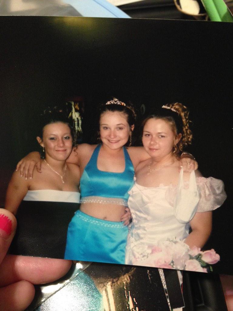 cadywillow85's tweet image. Oh my!!! #prom2003 #seniors