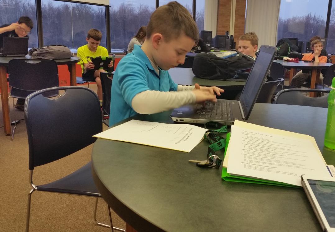 mrsboone111's tweet image. Showing the YMS wrestlers how the Elementary wrestlers get work done! #ycsEDU #studytables #elearning