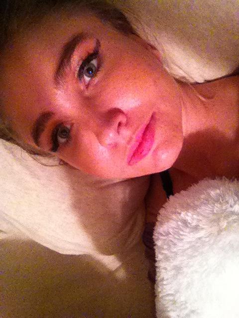 Highheelheidi's tweet photo. Sometimes eye liner is all you need...so ready to pass out after this long day http://t.co/Xs9dO0x1WR