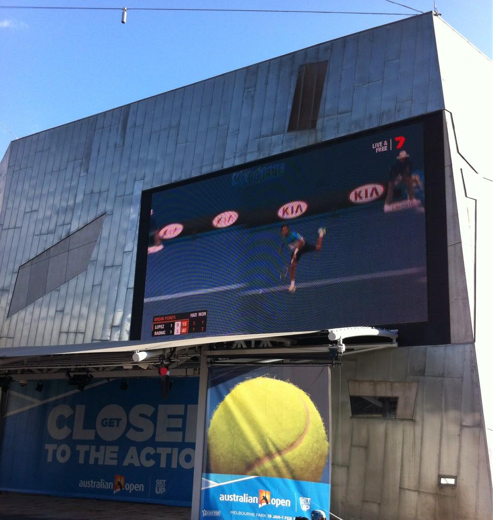 mai1weets's tweet photo. @MrChrisEgan love melbourne http://t.co/Mjvy4t62rL