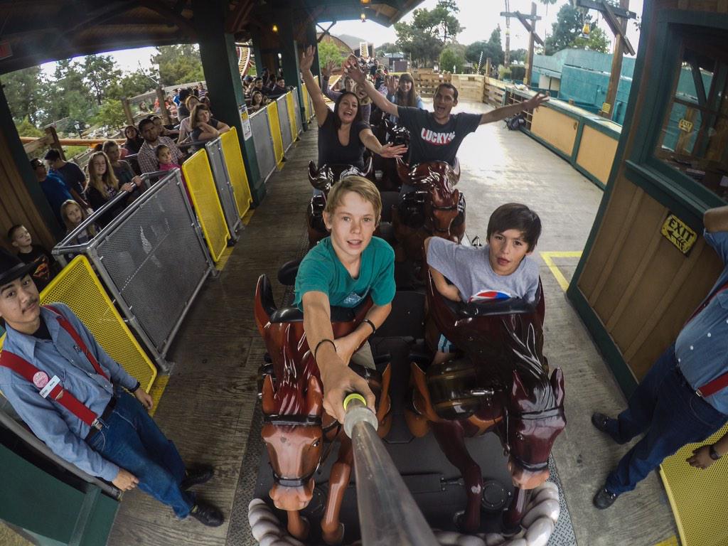 tannerfox's tweet photo. Knotts berry farm a few days ago🗿 http://t.co/BCvvvsV7eB