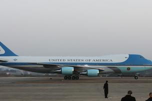 PSBJ's tweet photo. It's official. The new Air Force One will be a Boeing 747-8, made in Everett http://t.co/Oz3sGXosPk http://t.co/Enl4c6gOyb