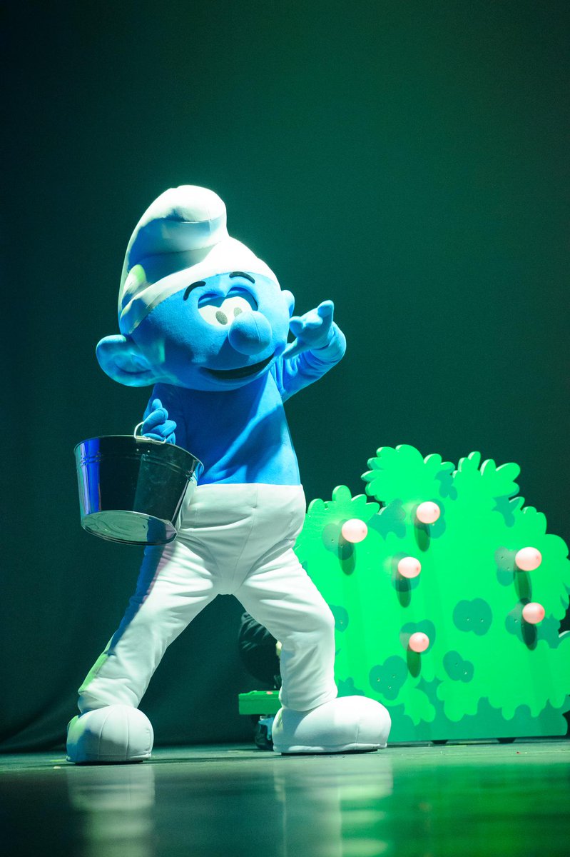#Retweet or #Favourite this tweet to vote for #ClumsySmurf as #SmurfOfTheDay