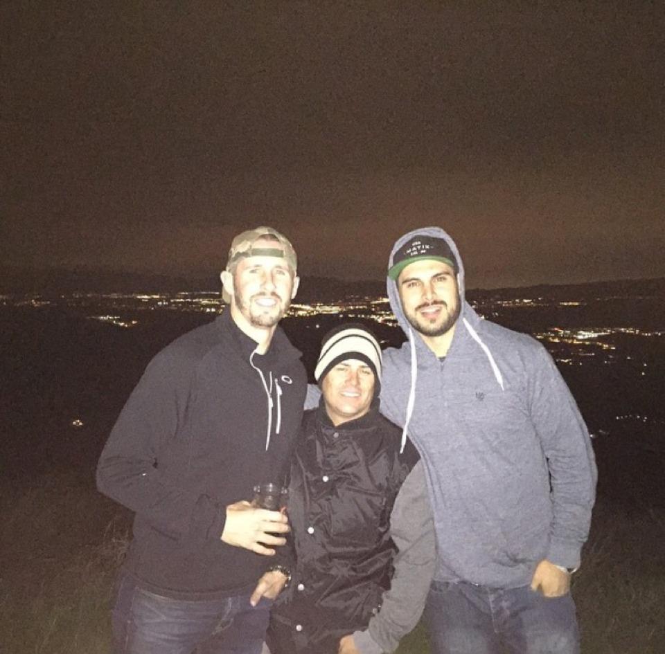 brianhartline's tweet photo. Crazy Jeep Tour with the buddies! Insane. #TopoftheValley #InsaneView http://t.co/RTz5UMN5xY http://t.co/eWEr9IGbhT