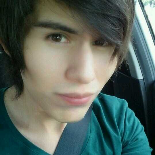 rorealo's tweet photo. ¿Quién es este jotomon? @PorPutaGdl http://t.co/B5UGgUpkON