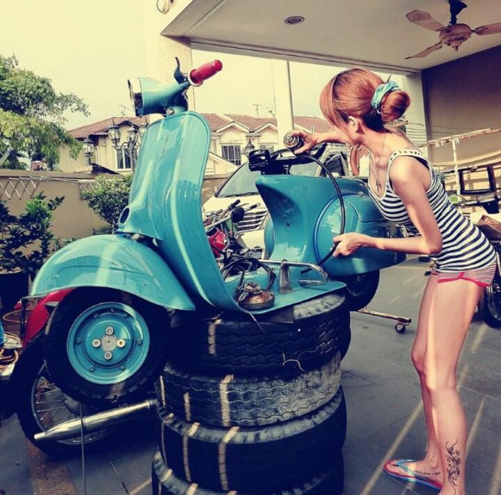 Dirawat sebelum mengaspal di jalanan ibu kota. Jangan kalah sama yang ini ya :p #vespa #salammesinkanan