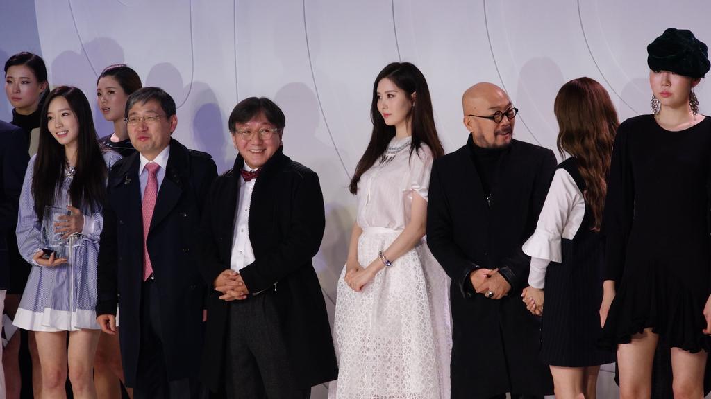 [PIC][29-01-2015]TaeTiSeo xuất hiện tại Lễ mở màn "Fashion Kode 2015 FW" với tư cách là Đại sứ vào trưa nay B8fv0YFCUAAJWgf