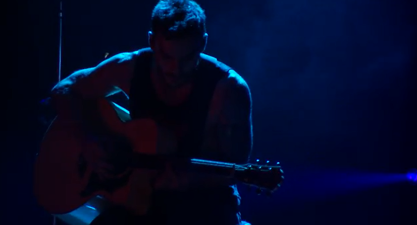 Lestat_7_11_176's tweet photo. #MarsMemories ^^
@ShannonLeto playing #L490 at #MARS300 show.

@30SECONDSTOMARS @JaredLeto @VyRT http://t.co/yGKi2dVLSz