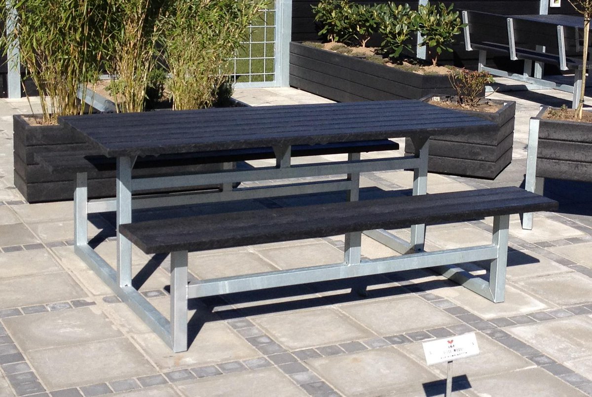 InGarden  17 en 18 februari " Duurzaam en innovatief leven " met diverse gerecyclede producten uit ons assortiment.