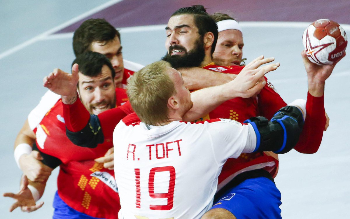 teledeporte's tweet photo. Lo que hicieron ayer los Hispanos es digno del máximo elogio http://t.co/s2PfBN7wD1 #Catar2015TVE ¡E-NOR-MESSS! http://t.co/GpYsPo67UB