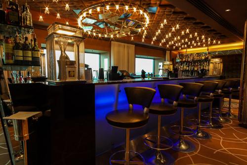 MeightNL's tweet photo. Oeps, deze cocktailbar in Amsterdam valt niet in de smaak >> http://t.co/xndmOjE37Y http://t.co/cgxiFblWiK