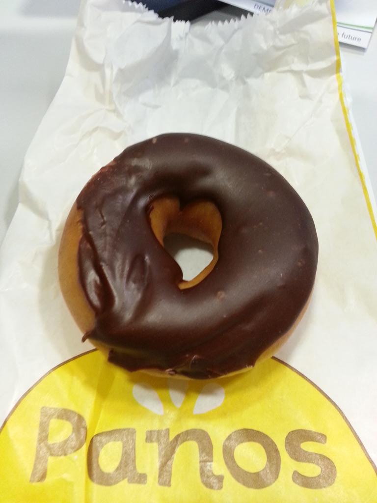 KjetilDeWeyer's tweet photo. Made with love! Thank you @PanosBelgium. #Delicious #Donuts http://t.co/fnMAGb2OJK