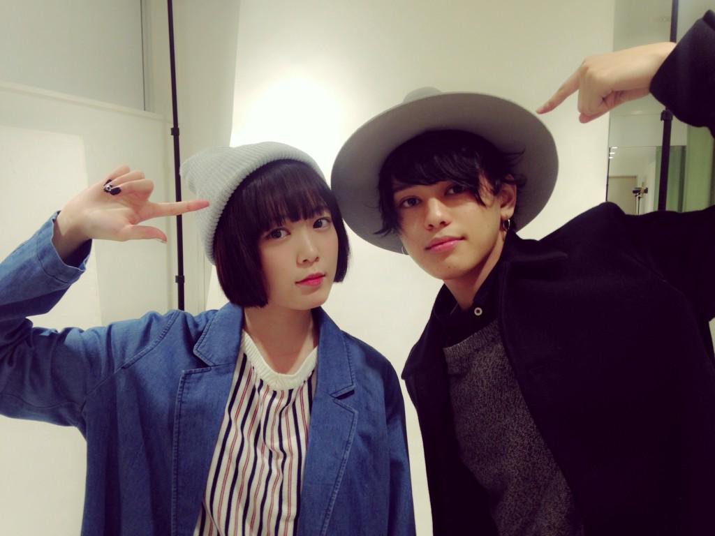 dokumoboysgirls's tweet photo. バトシンとuyuでWEGOのポップ撮影〜。最近グレーの帽子が流行ってるのかねぇ http://t.co/QC2SqPh8RT