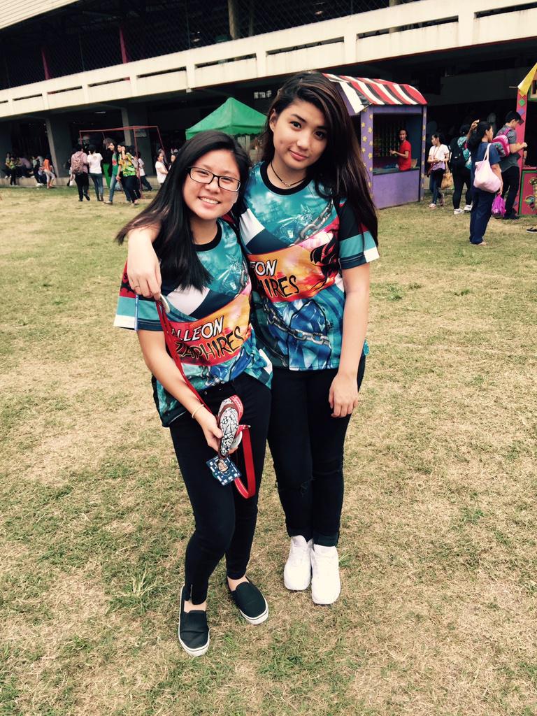 NICHOLEsters's tweet photo. "@nicholeskiee: Had a migraine. But it felt like i was dying. Thank you for taking care of me hahahaha @esguerragabby http://t.co/G4l9QX1Vc3