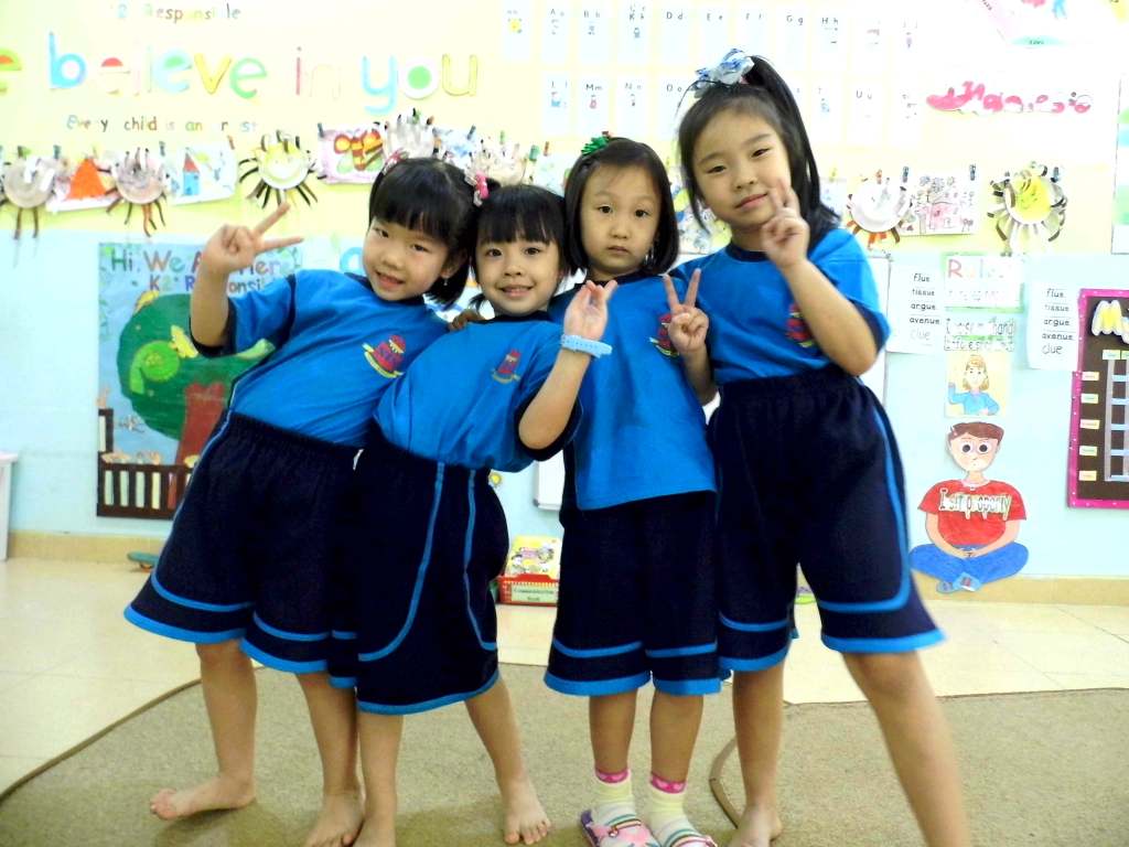 sis_plm's tweet photo. #cheerful #girls #friendship #kindergarten http://t.co/MOqX9I949Z
