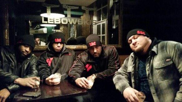 B8gTpCkIgAEdW7K.jpg:large