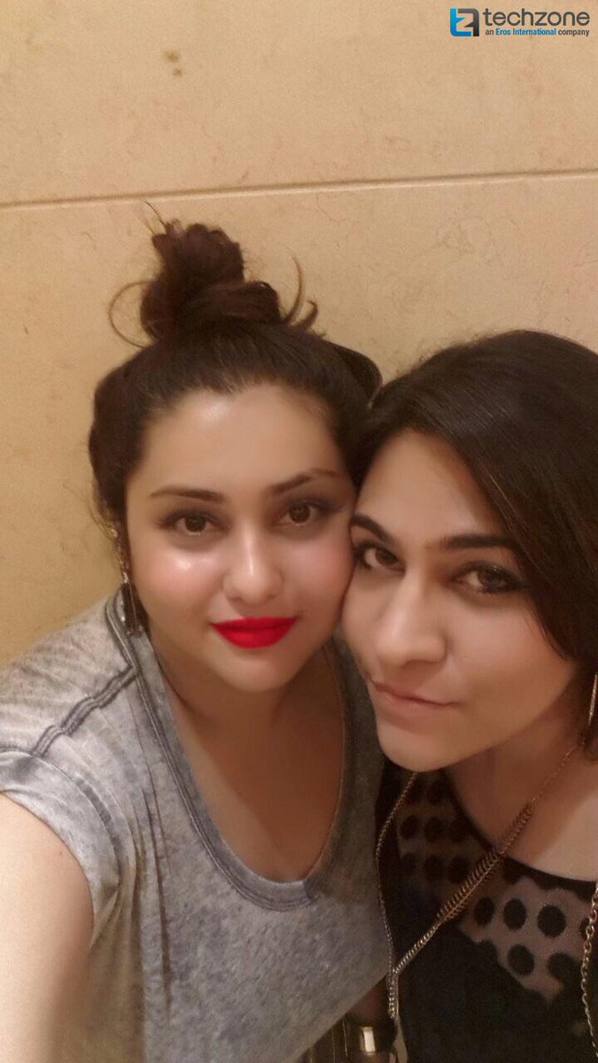 v_namitha's tweet photo. Last night I attended ma very dear friend &amp; a very well known ace photographer Kartik Shrinivasan's calender launch!! http://t.co/6KmBb6clD8