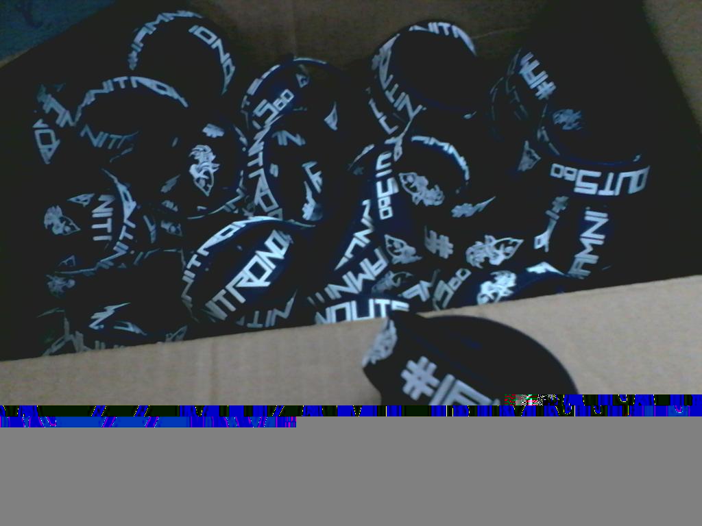 Ayo siapa lagi yang mau buat breclet / gelang karet ada yg glow in thedark atau yang biasa. Minimal order 50pcs