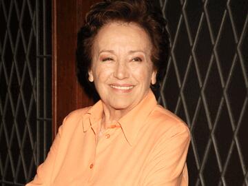 Con la de collejas que hacen falta y se va Amparo Baró. Ojalá le hubiese dado 7 vidas. #DEP