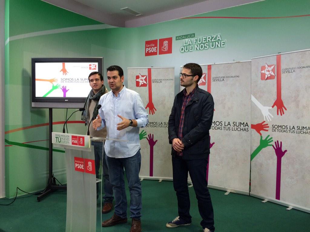 psoedesevilla's tweet photo. .@NinoTorreC el #GobAndaluz de @_susanadiaz demuestra que hay otra forma de hacer política #NosUneAndalucía http://t.co/2bJxL10MWB