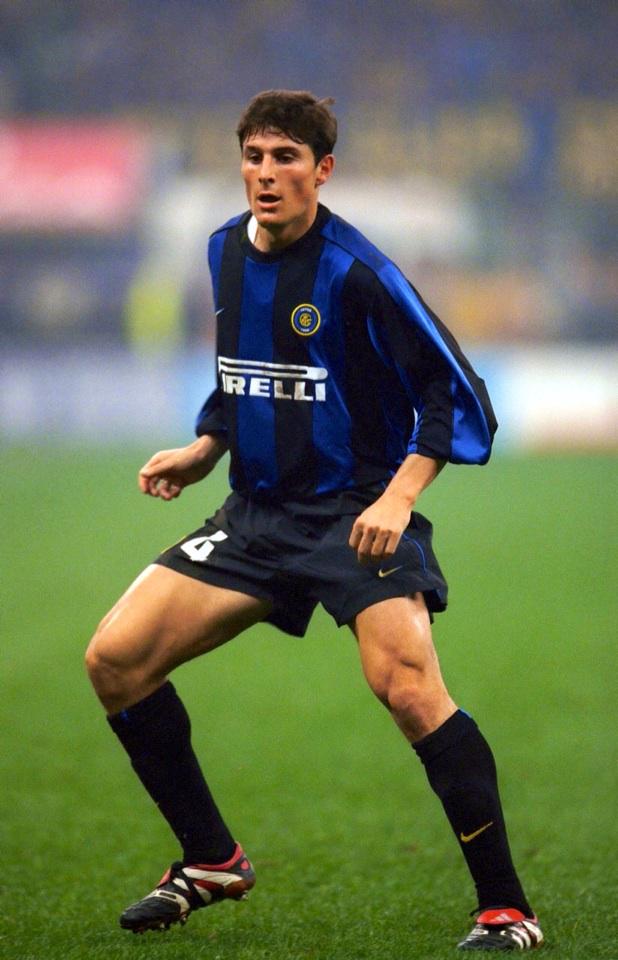 VintageFooty on Twitter: "Javier Zanetti 1999/00 Inter Milan http ...
