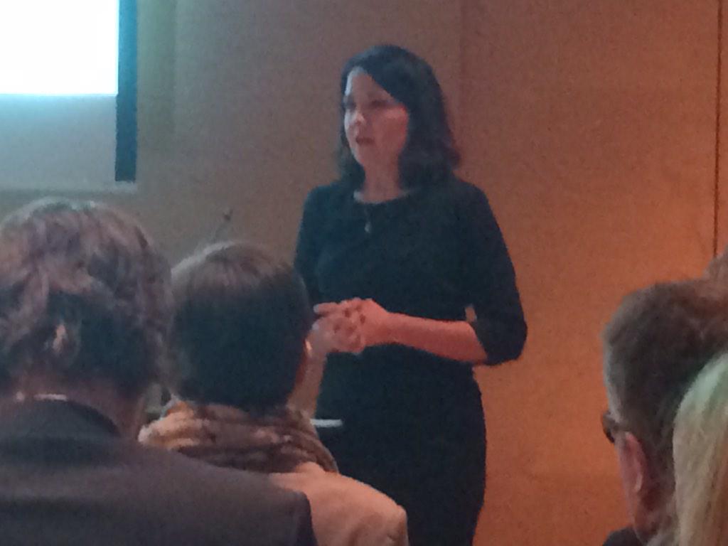 Julkiset hankinnat talouskasvun veturina pohdintaa Sitrassa, avaamassa ympäristöministeri Sanna Grahn-Laasonen