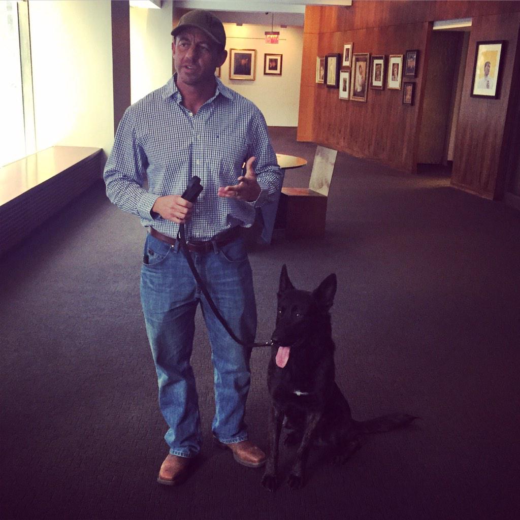 staytonbonner's tweet image. SEAL dog trainer @MRitland and Dutch Shepherd Tigo visit MJ for his new book Team Dog: mensjournal.com/adventure/outd…