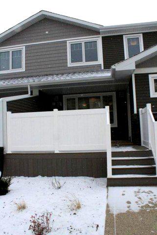 HawkstoneCondos's tweet image. Just pack your bags..we have units that are move-in ready starting at $275K
#reginarealestate #hawkstone #townhouse