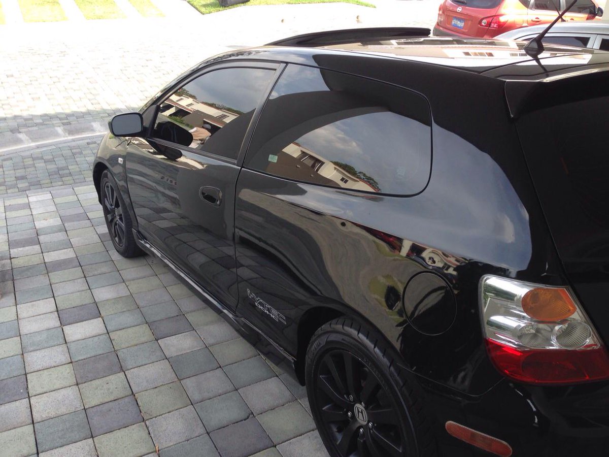 DeTodoSV's tweet photo. #SeVende Honda Civic Hatchback SI, 2004. Full extras. http://t.co/cxTLTa3joZ http://t.co/fgADMsOQNA