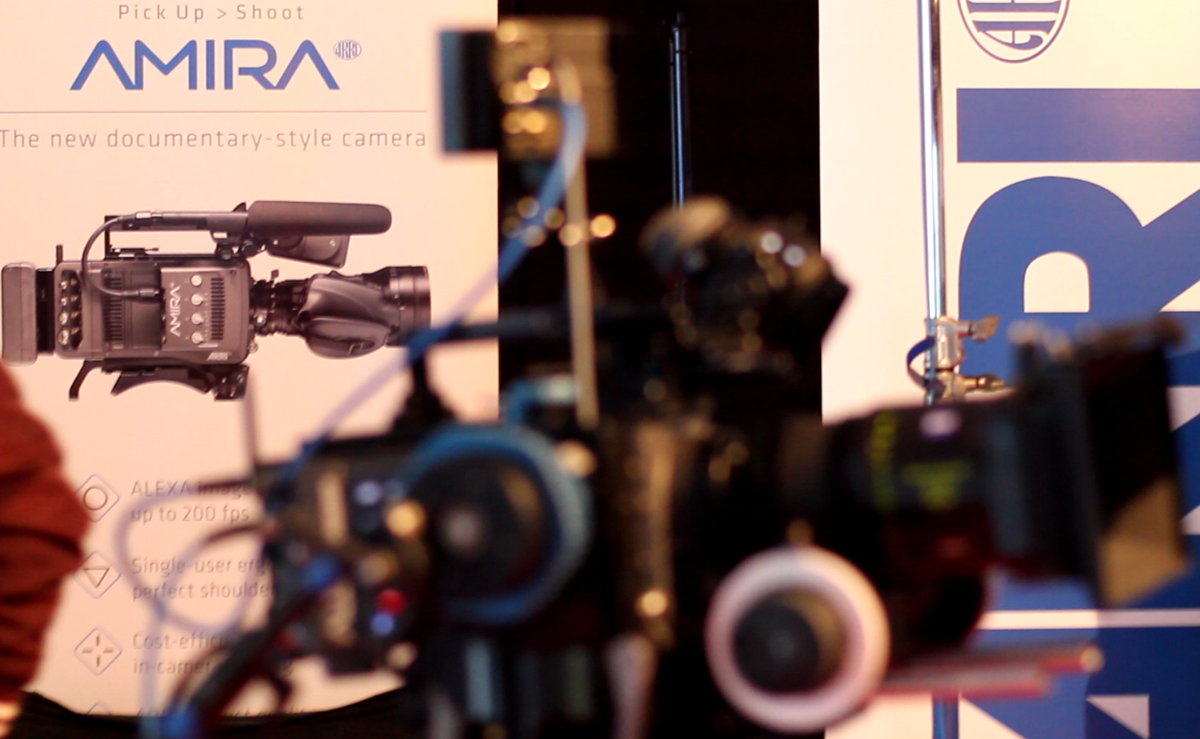 DigiBiscuit's tweet image. The fine folks @ARRIChannel demonstrating the awesome Amira at #digitalbiscuit's Kinoplay. #TakeAByte