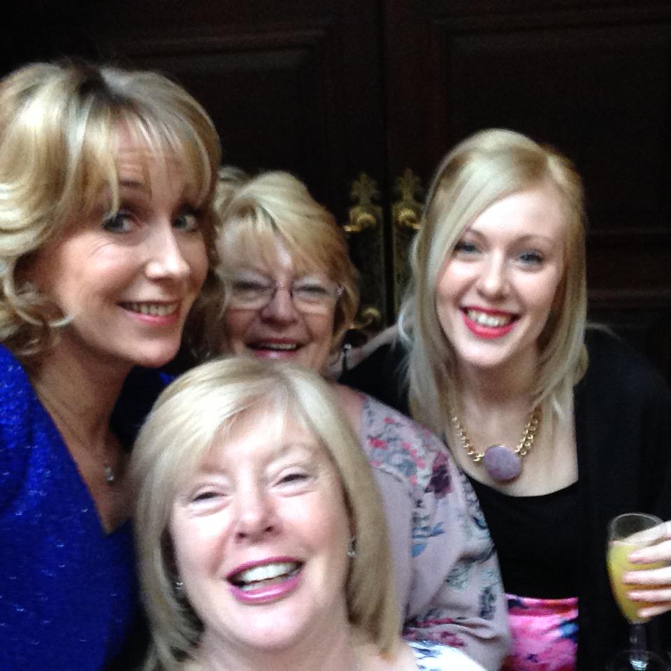 BCufflin's tweet image. Famous selfie with Emma 😍#weathergirl #selfie