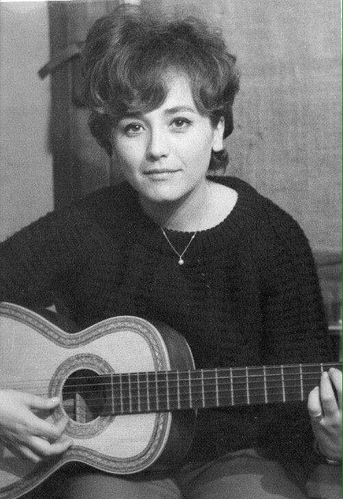 ig2_lola's tweet photo. Muere #AmparoBaro con 77años. Nos deja una actriz de las que casi no quedan!! Guapa, España te recordará!! http://t.co/JQChyzjCAN