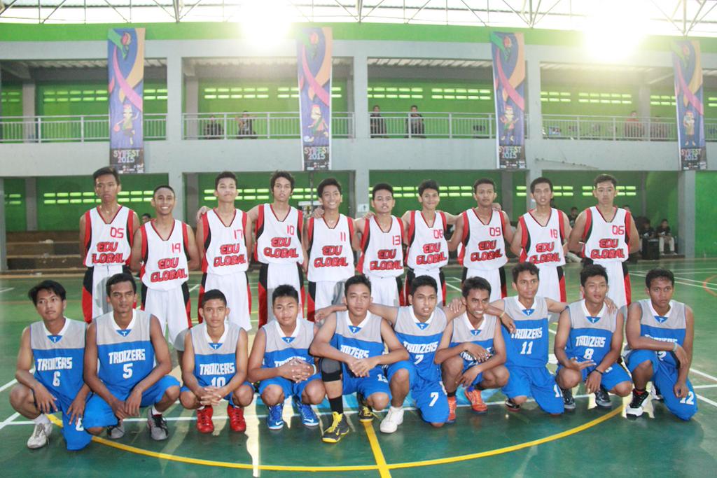 theshoptmnbn's tweet photo. #SYIFEST2015 #EGS "there's no winning without hard work" http://t.co/OCgzPX7VI0