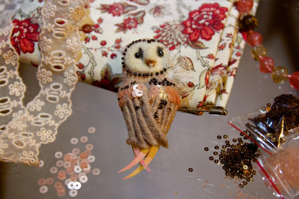 yoFANCY_design's tweet photo. #Barnowl #couture brooch is finished. More on the go. #yoFANCY, #sheffieldsuper, #Southyorkshire http://t.co/PSyXHPkXLf