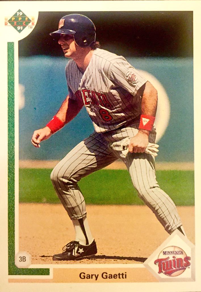 uniformcritic's tweet photo. Do players hold their batting gloves so they don't jam a finger sliding anymore? #gaetti #MNTwins http://t.co/KeYmdPBsCn