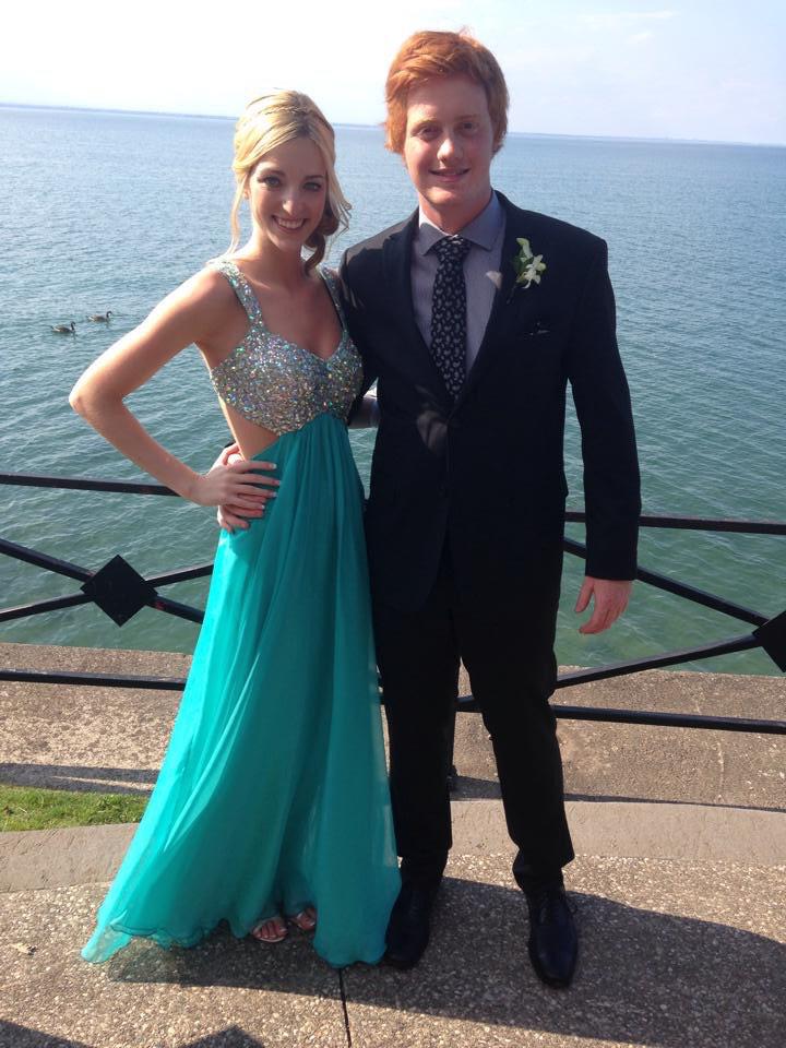 chelstoth9's tweet photo. Happy 19th to this stud! Love yah and party hard π»β€οΈπ #textmp @fillwithaph http://t.co/uuXMY2QTZ2