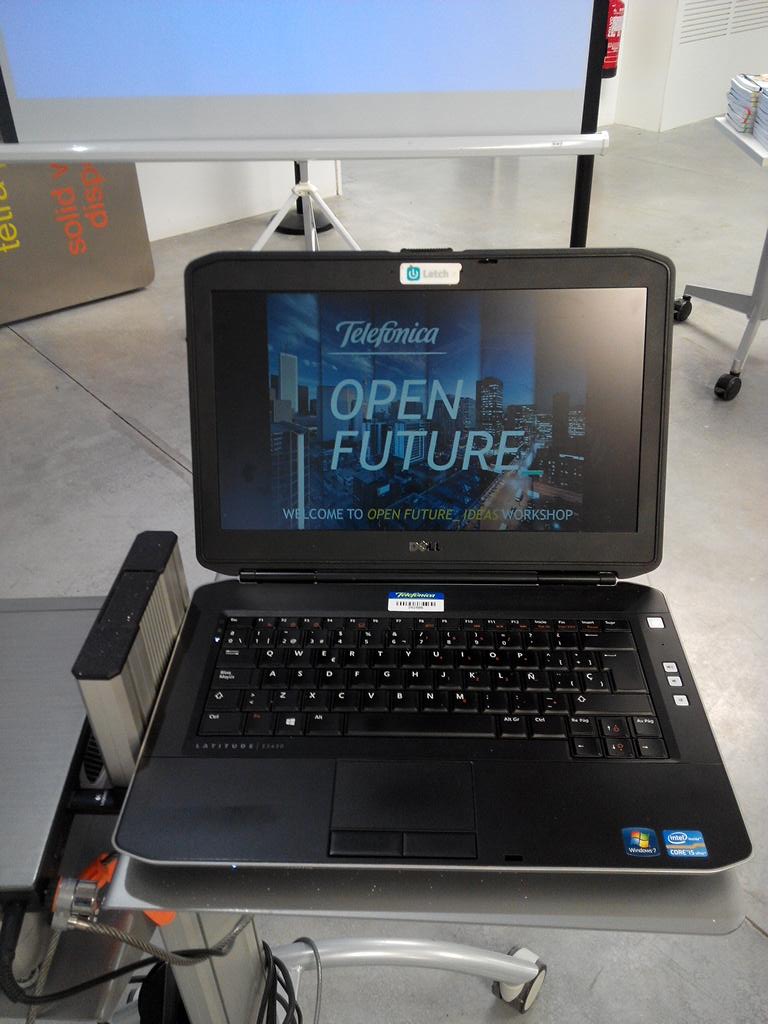 OpenFuture_'s tweet photo. Preparando los #talleres @OpenFuture_ Ideas #2015STP #emprendedores #thinkbiggers http://t.co/v7tAKm9Ysh