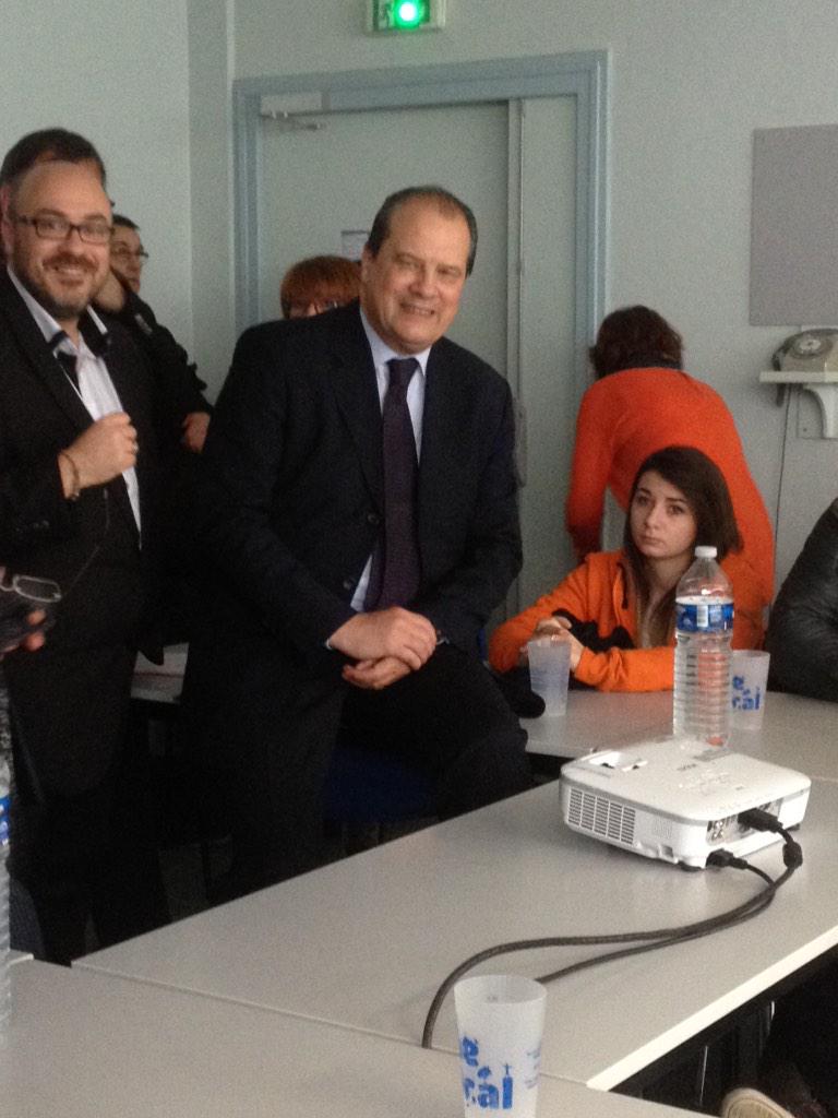 LeLocal_asso's tweet image. #dlej @jccambadelis nous parle de la laicité.
