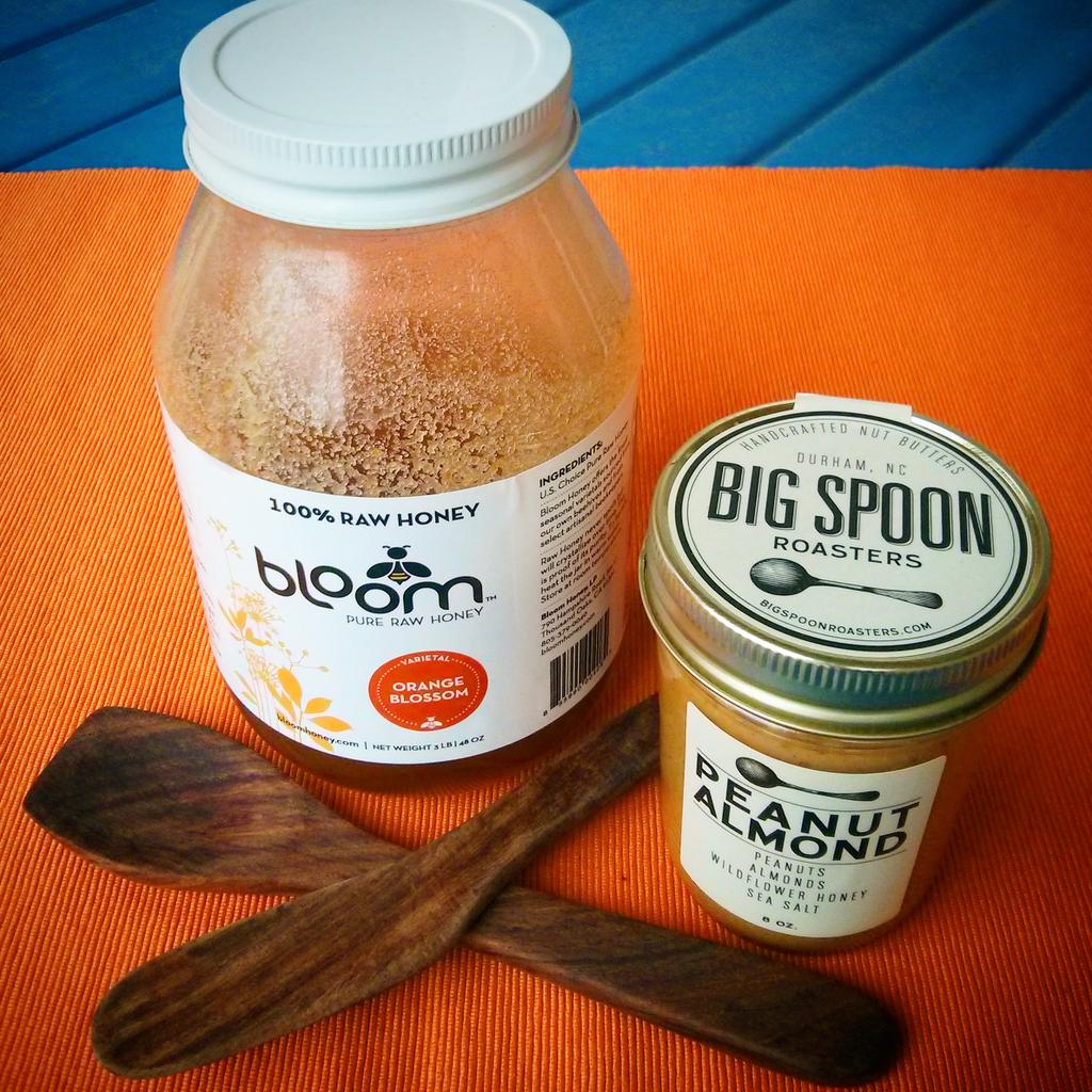 bexwade89's tweet photo. My favorite fuel combo, which energizes at least one run a day: @BloomHoney + @bigspooners. #dynamicduo #fuelofchoice http://t.co/fEuwutXEG7