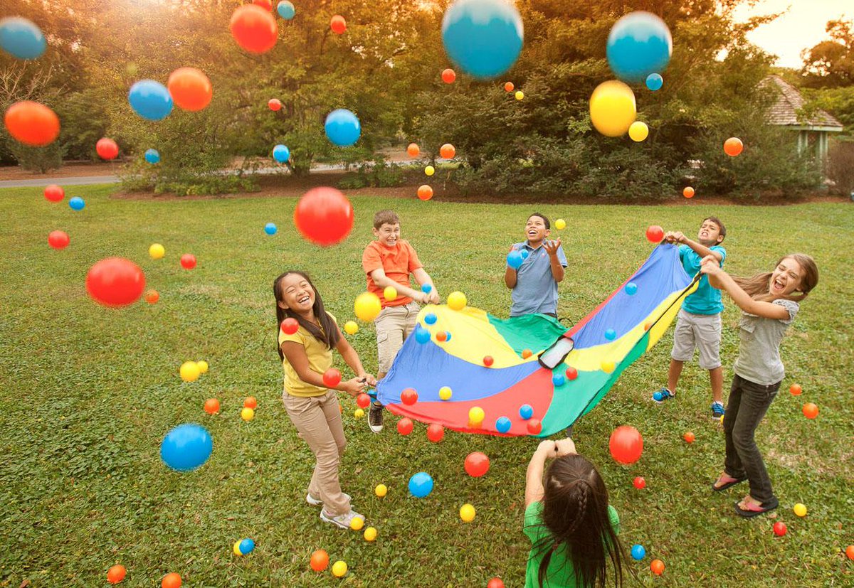 OpGenerosity's tweet photo. As children we saw the world as a joyous place. It's time to get that feeling back! #BeKind #PayItForward #OpGen2015 http://t.co/uqLWQYwlVE