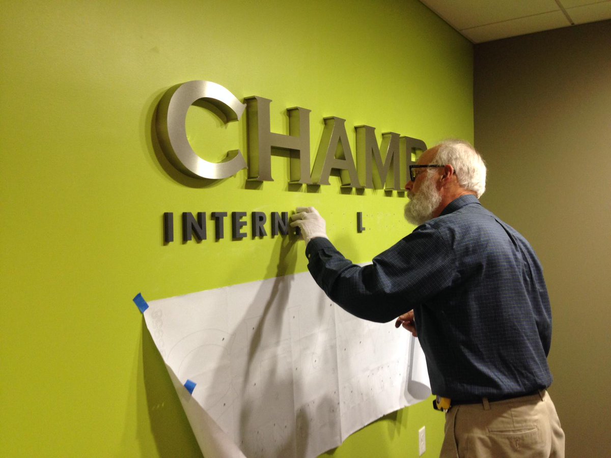 champdigital_'s tweet image. New digs, new sign, it's finally official when your name is on the wall! Thanks @SignWorksGroup #boston #webdesign