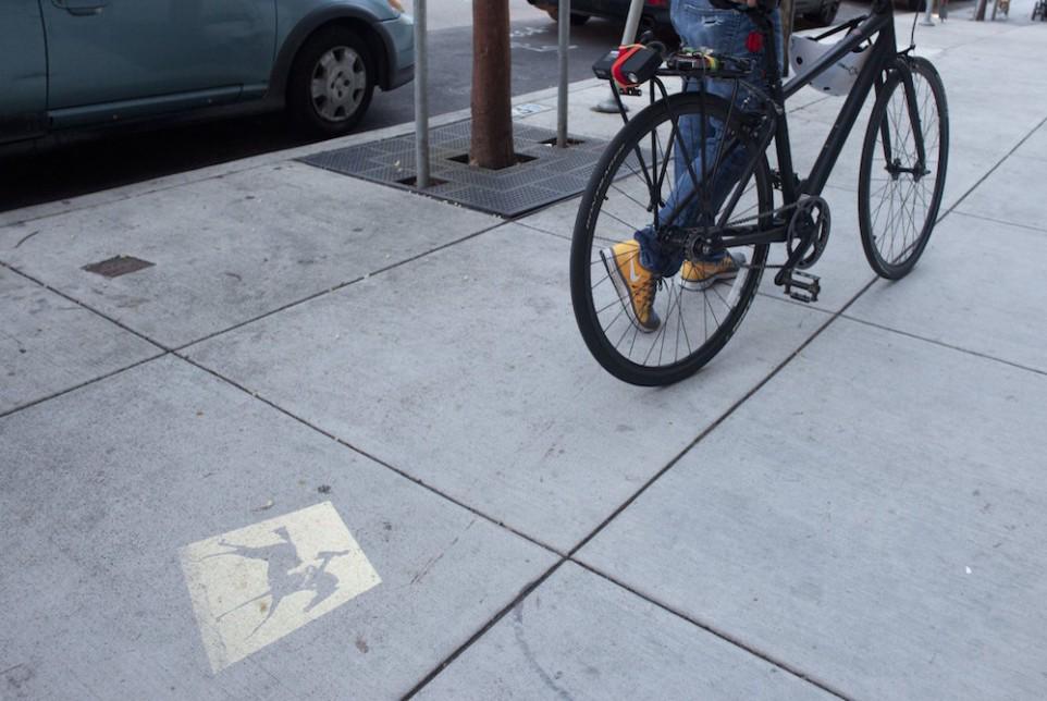PSFK's tweet image. Light animations are born from your #bike light with #weekendhack
bit.ly/1DjUWss