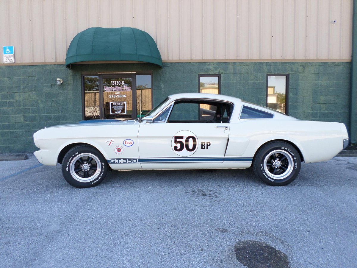 RESTOMODPLUS's tweet photo. #66gt350 #shelby #restomodplus A car I did a few years ago just dropped in for a little maintenance. Still neat!!! http://t.co/qPNowkLO3c