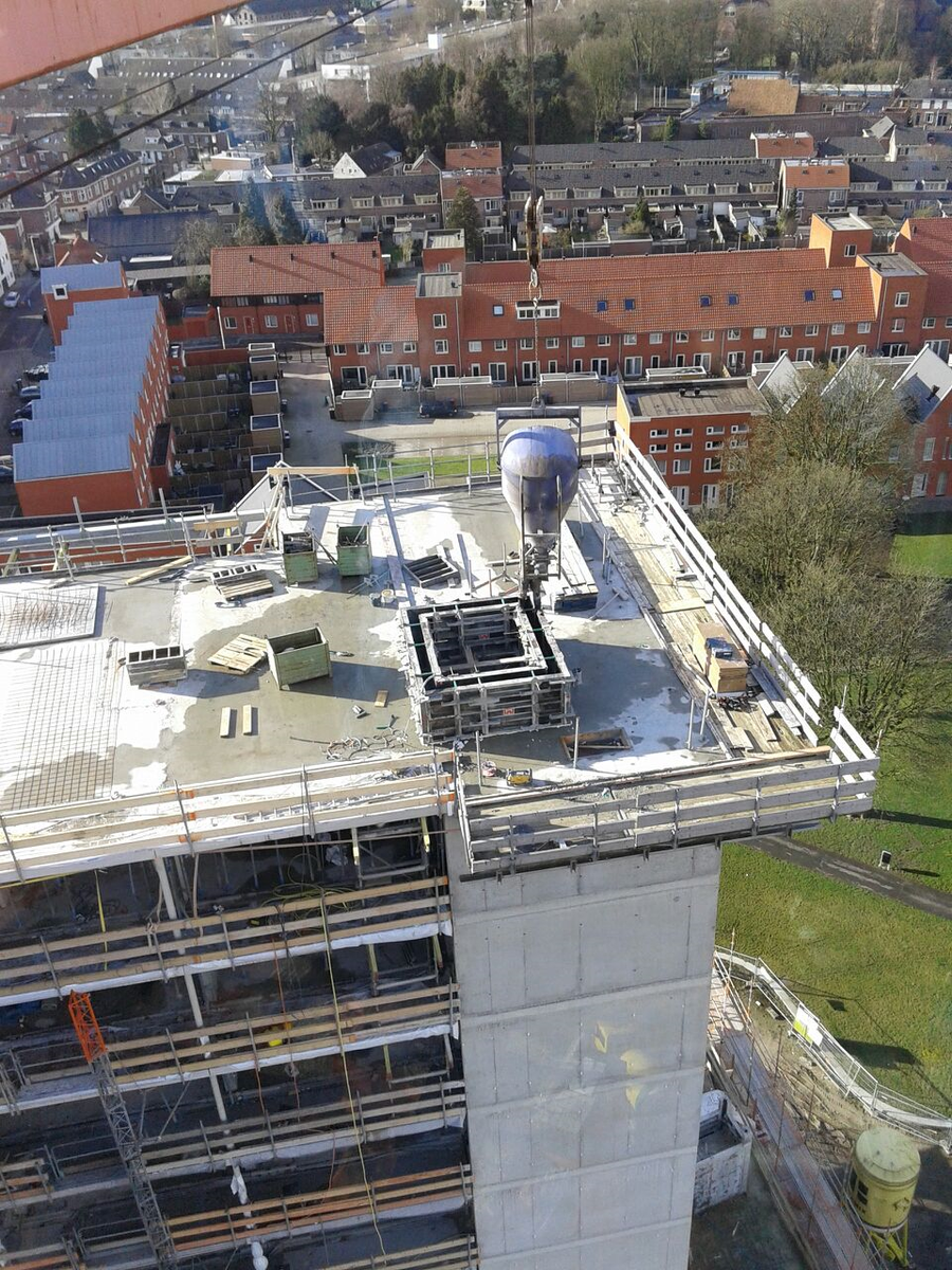 groeseind's tweet photo. RT @JaJoBouwZuid: Prachtige foto: hoogste punt van Villament 64 app #Tilburg @groeseind http://t.co/Vw7HqSkI0H