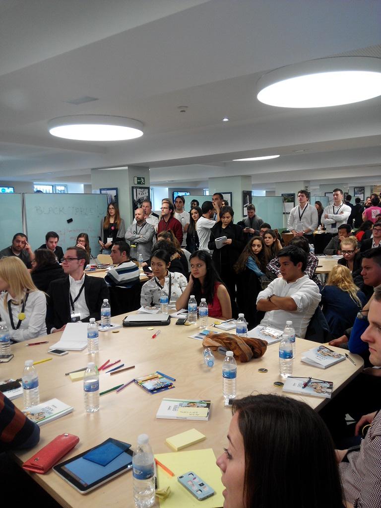 OpenFuture_'s tweet photo. ¿Quién convencerá más? #OpenFutureIdeas @OpenFuture_ #elevatorpitch #emprendedores #2015STP #thinkbiggers http://t.co/z6NuXWLAVT