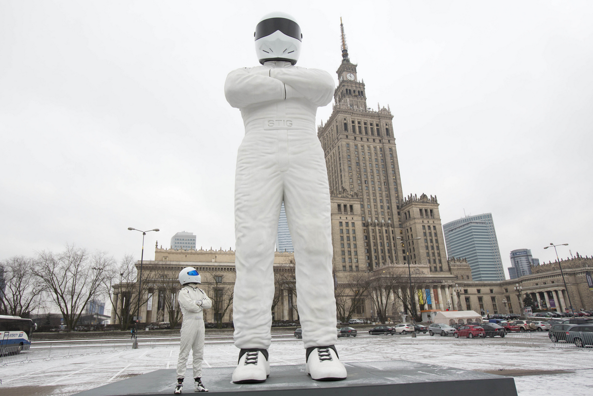 BBC_TopGear's tweet photo. Some say he's a hazard to low-flying aircraft. All we know is, #BigStig is here! http://t.co/NKYjpM3JFN @bbcbrit http://t.co/lu4Xsbj4eI