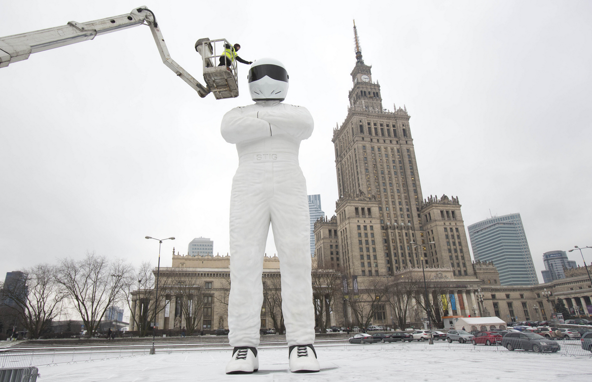 BBC_TopGear's tweet photo. Some say he's a hazard to low-flying aircraft. All we know is, #BigStig is here! http://t.co/NKYjpM3JFN @bbcbrit http://t.co/lu4Xsbj4eI