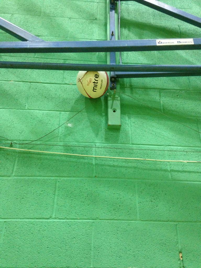 StaplefordNetbl's tweet photo. #Netballproblems http://t.co/gYdYhlDHfT